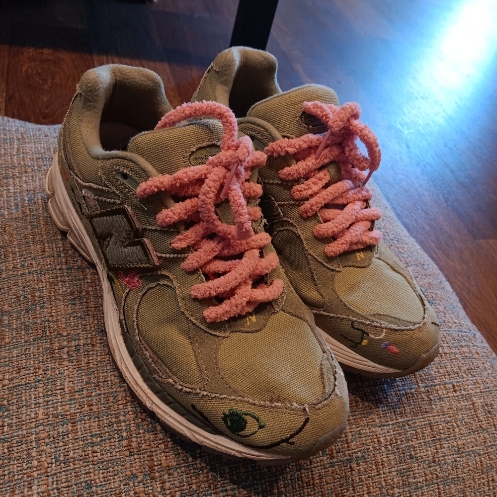 Bryant Giles x New Balance 2002R Green  Unisex Sz 7